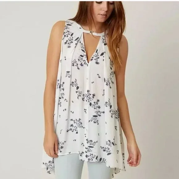 Free People - Sleeveless Tunic/Dress with Keyhole Front - Picture 4 of 8